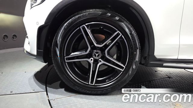 Mercedes-Benz GLC-Class GCL300 4MATIC Coupe