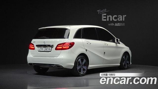 Mercedes-Benz B-Class B220