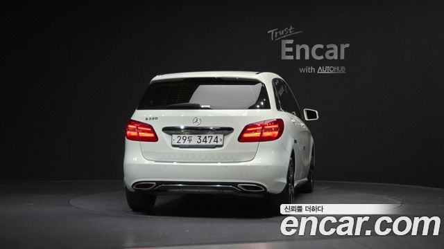 Mercedes-Benz B-Class B220