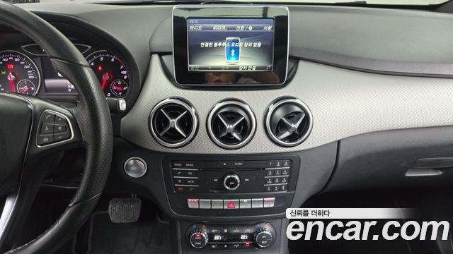 Mercedes-Benz B-Class B220