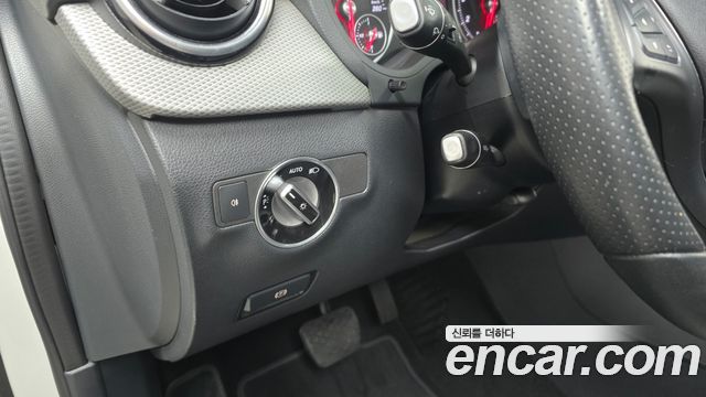 Mercedes-Benz B-Class B220