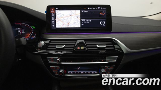 BMW 5-Series 530i Luxury