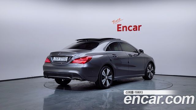 Mercedes-Benz CLA-Class CLA250 4MATIC