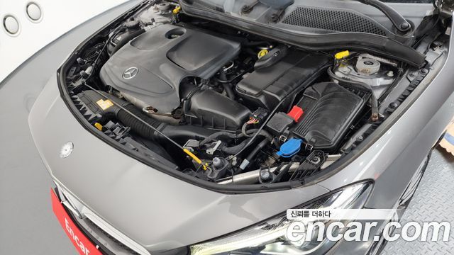 Mercedes-Benz CLA-Class CLA250 4MATIC