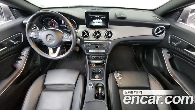 Mercedes-Benz CLA-Class CLA250 4MATIC