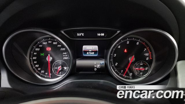 Mercedes-Benz CLA-Class CLA250 4MATIC