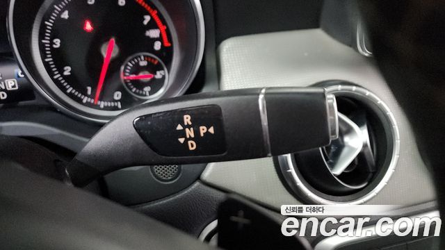 Mercedes-Benz CLA-Class CLA250 4MATIC