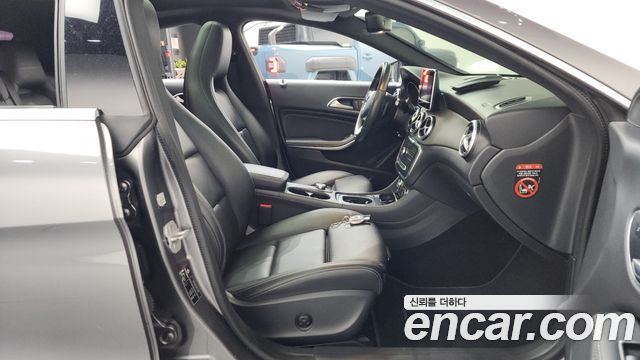 Mercedes-Benz CLA-Class CLA250 4MATIC