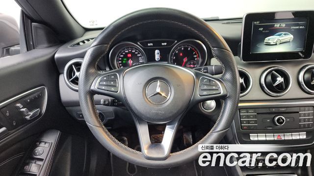 Mercedes-Benz CLA-Class CLA250 4MATIC