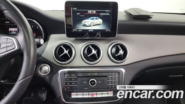 Mercedes-Benz CLA-Class CLA250 4MATIC