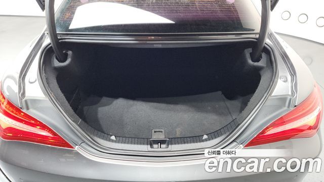Mercedes-Benz CLA-Class CLA250 4MATIC