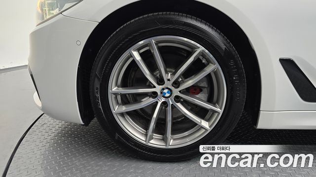 BMW 5-Series 520d M Sport Package Plus