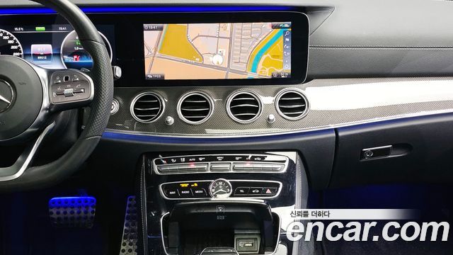 Mercedes-Benz E-Class E350 4MATIC AMG Line