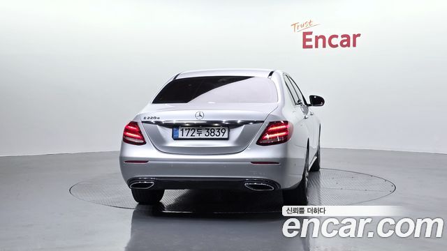 Mercedes-Benz E-Class E220d Avantgarde