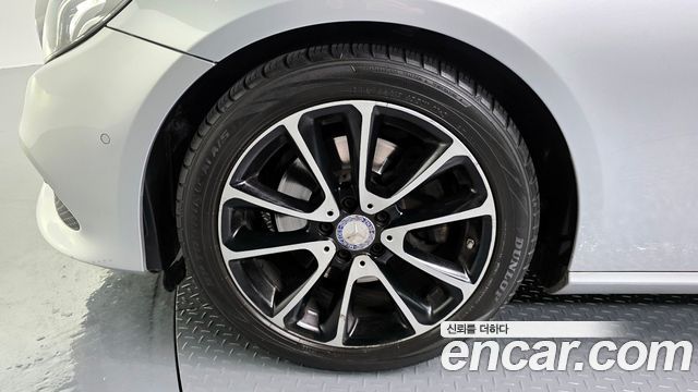 Mercedes-Benz E-Class E220d Avantgarde