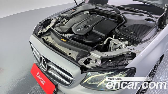 Mercedes-Benz E-Class E220d Avantgarde