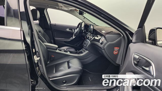 Mercedes-Benz GLA-Class GLA200 d