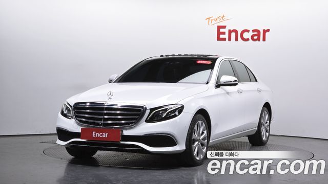 Mercedes-Benz E-Class E300 4MATIC Exclusive