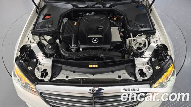Mercedes-Benz E-Class E300 4MATIC Exclusive