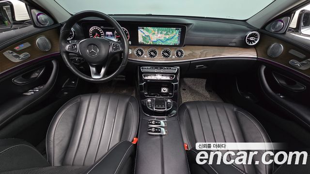 Mercedes-Benz E-Class E300 4MATIC Exclusive