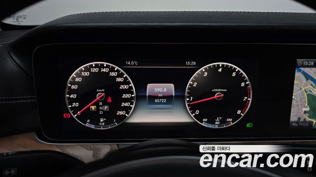 Mercedes-Benz E-Class E300 4MATIC Exclusive