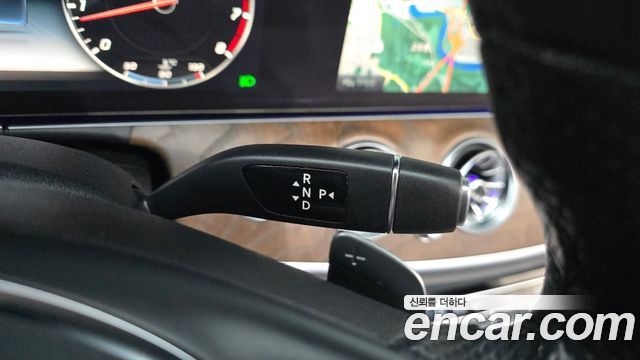 Mercedes-Benz E-Class E300 4MATIC Exclusive