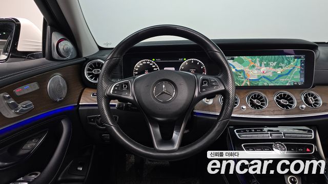 Mercedes-Benz E-Class E300 4MATIC Exclusive