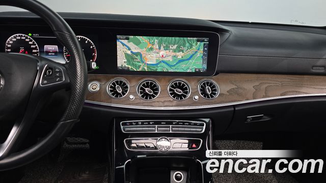 Mercedes-Benz E-Class E300 4MATIC Exclusive