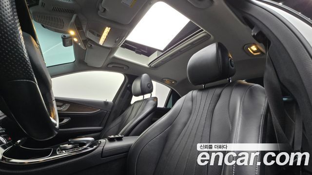 Mercedes-Benz E-Class E300 4MATIC Exclusive