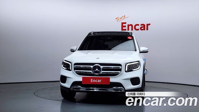 Mercedes-Benz GLB-Class GLB220