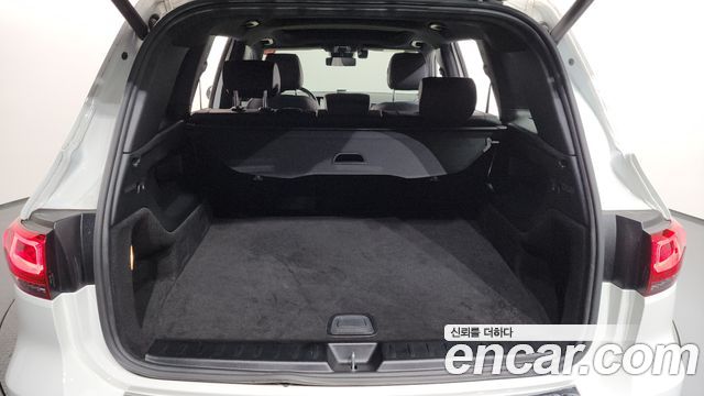 Mercedes-Benz GLB-Class GLB220