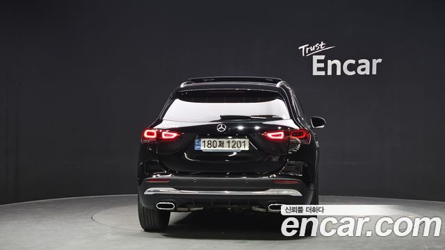 Mercedes-Benz GLA-Class GLA250 4MATIC
