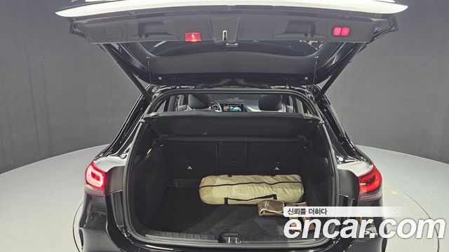 Mercedes-Benz GLA-Class GLA250 4MATIC