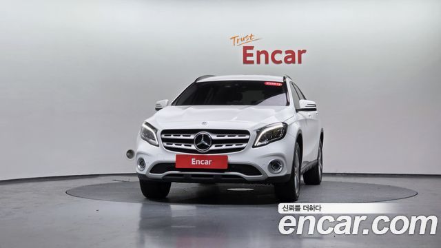 Mercedes-Benz GLA-Class GLA220
