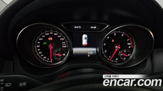 Mercedes-Benz GLA-Class GLA220