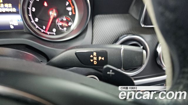 Mercedes-Benz GLA-Class GLA220