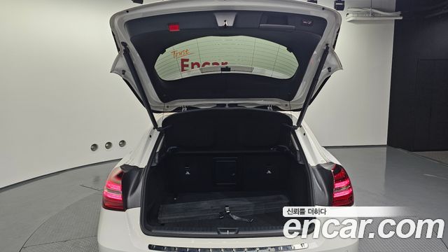 Mercedes-Benz GLA-Class GLA220