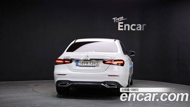 Mercedes-Benz E-Class E220d 4MATIC AMG Line