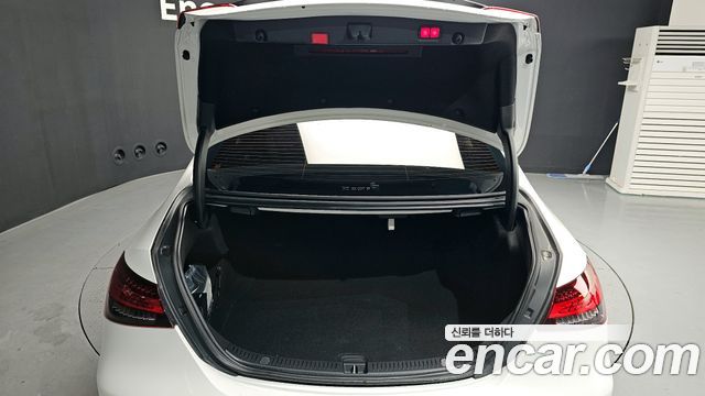 Mercedes-Benz E-Class E220d 4MATIC AMG Line