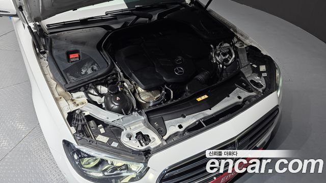 Mercedes-Benz E-Class E220d 4MATIC Exclusive