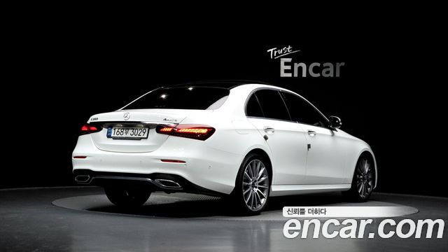 Mercedes-Benz E-Class E350 4MATIC AMG Line