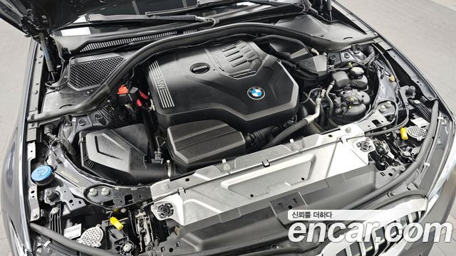 BMW 3-Series 320i Luxury