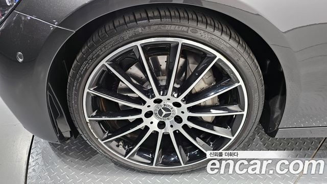 Mercedes-Benz E-Class E350 4MATIC AMG Line