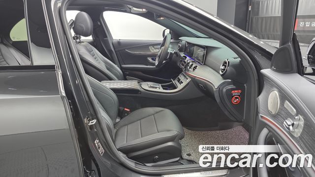 Mercedes-Benz E-Class E350 4MATIC AMG Line