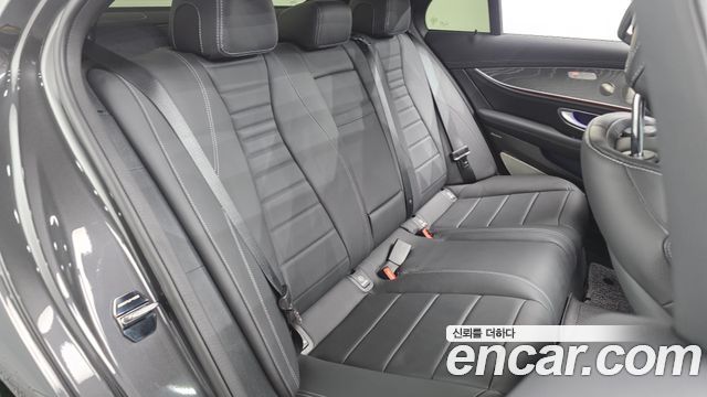Mercedes-Benz E-Class E350 4MATIC AMG Line