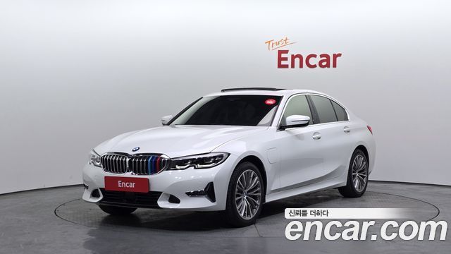 BMW 3-Series 330e Luxury