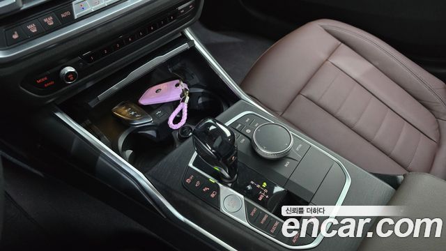 BMW 3-Series 330e Luxury