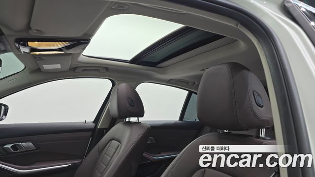 BMW 3-Series 330e Luxury