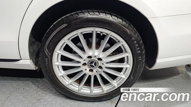 Mercedes-Benz E-Class E220d 4MATIC Exclusive