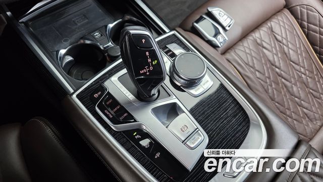 BMW 7-Series 740Li xDrive M Sport Package
